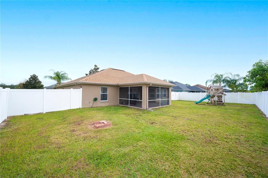 For Sale: $375,000 (4 beds, 2 baths, 2356 Square Feet)