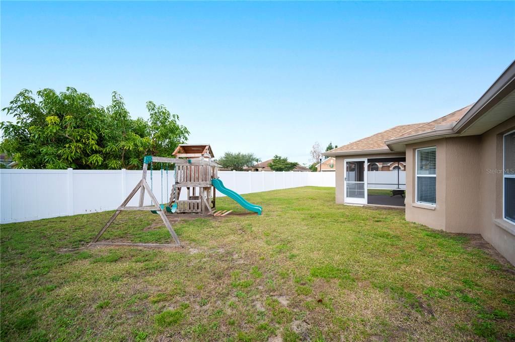 For Sale: $375,000 (4 beds, 2 baths, 2356 Square Feet)