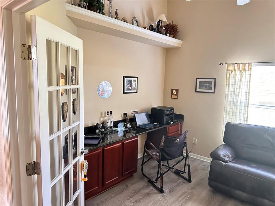 For Sale: $381,900 (4 beds, 2 baths, 1822 Square Feet)