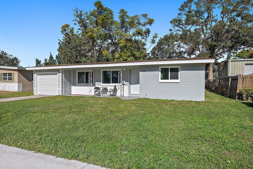 For Sale: $349,000 (3 beds, 1 baths, 989 Square Feet)