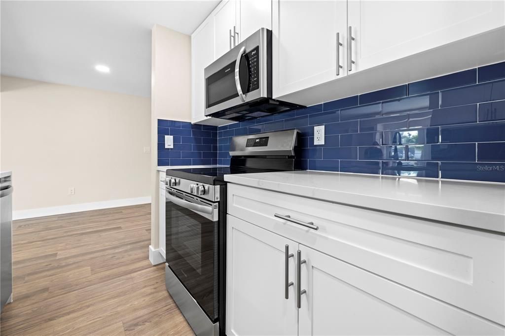 For Sale: $355,000 (2 beds, 2 baths, 1353 Square Feet)