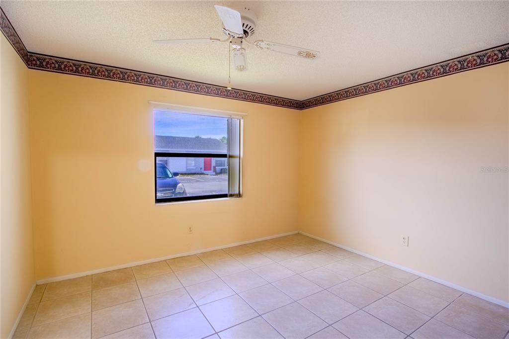 For Sale: $230,000 (2 beds, 2 baths, 992 Square Feet)