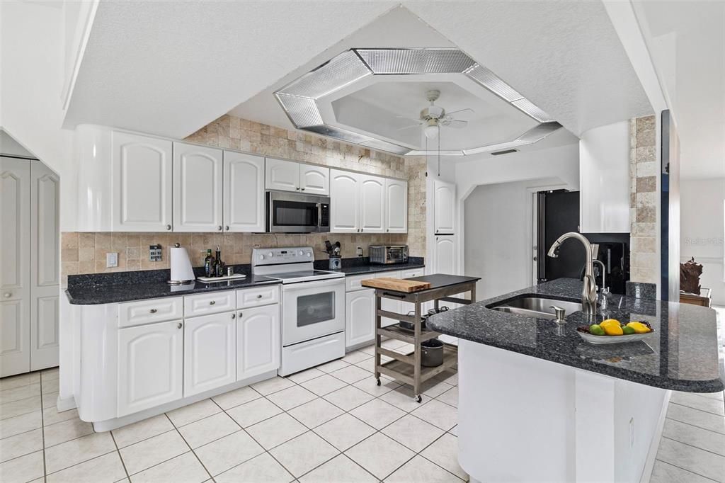 For Sale: $429,000 (3 beds, 2 baths, 2122 Square Feet)