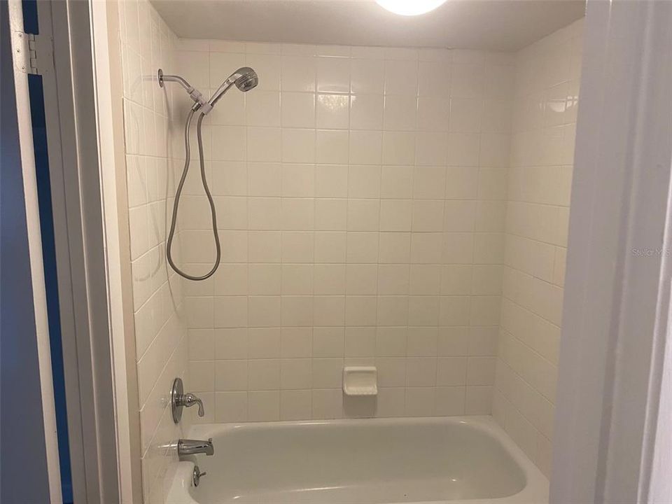 For Rent: $1,300 (1 beds, 1 baths, 785 Square Feet)