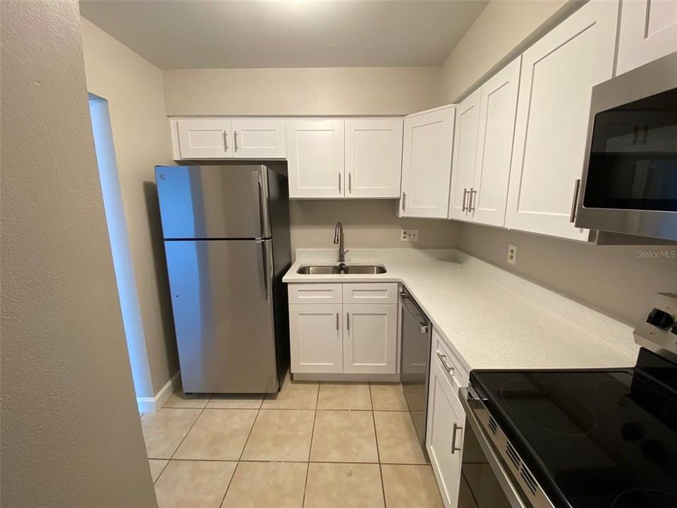 For Rent: $1,300 (1 beds, 1 baths, 785 Square Feet)