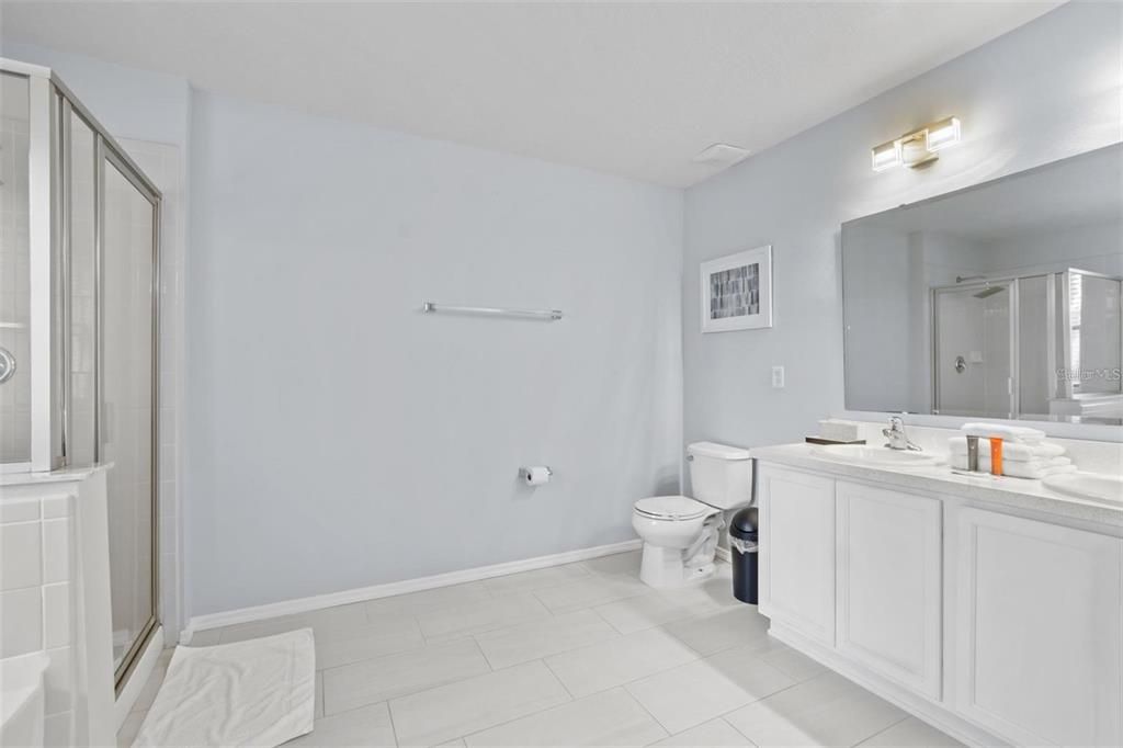 For Sale: $567,000 (5 beds, 2 baths, 3087 Square Feet)