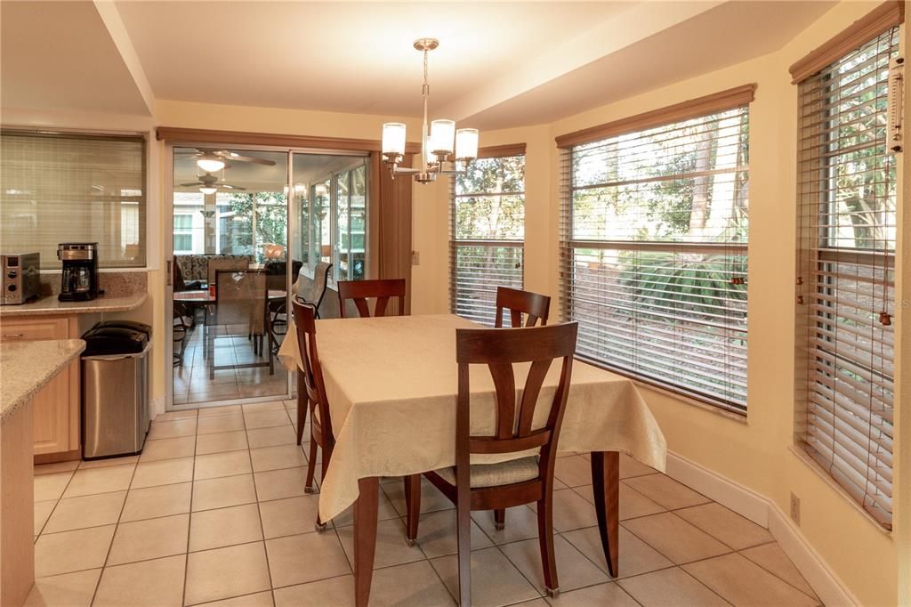 For Sale: $359,900 (2 beds, 2 baths, 2116 Square Feet)