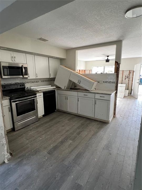 Active With Contract: $99,000 (2 beds, 1 baths, 1125 Square Feet)