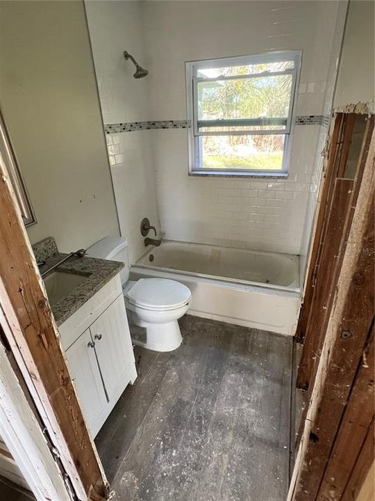 Active With Contract: $99,000 (2 beds, 1 baths, 1125 Square Feet)