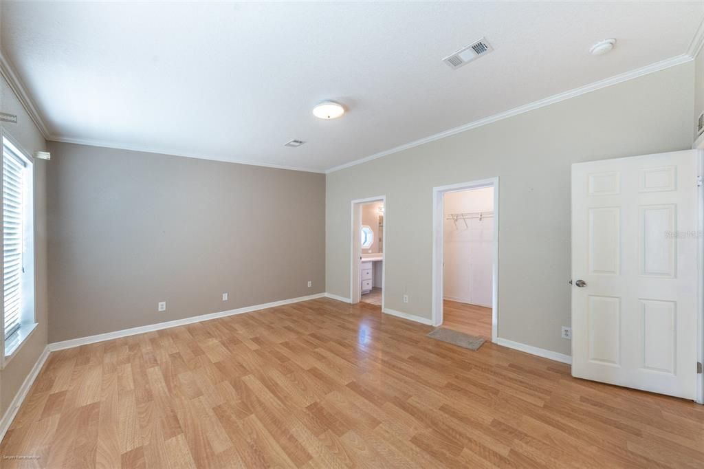 合同活跃: $169,000 (3 贝兹, 2 浴室, 1680 平方英尺)