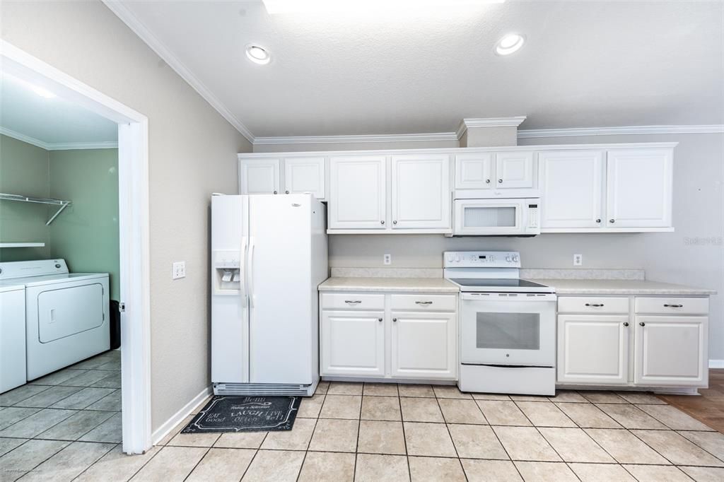 合同活跃: $169,000 (3 贝兹, 2 浴室, 1680 平方英尺)