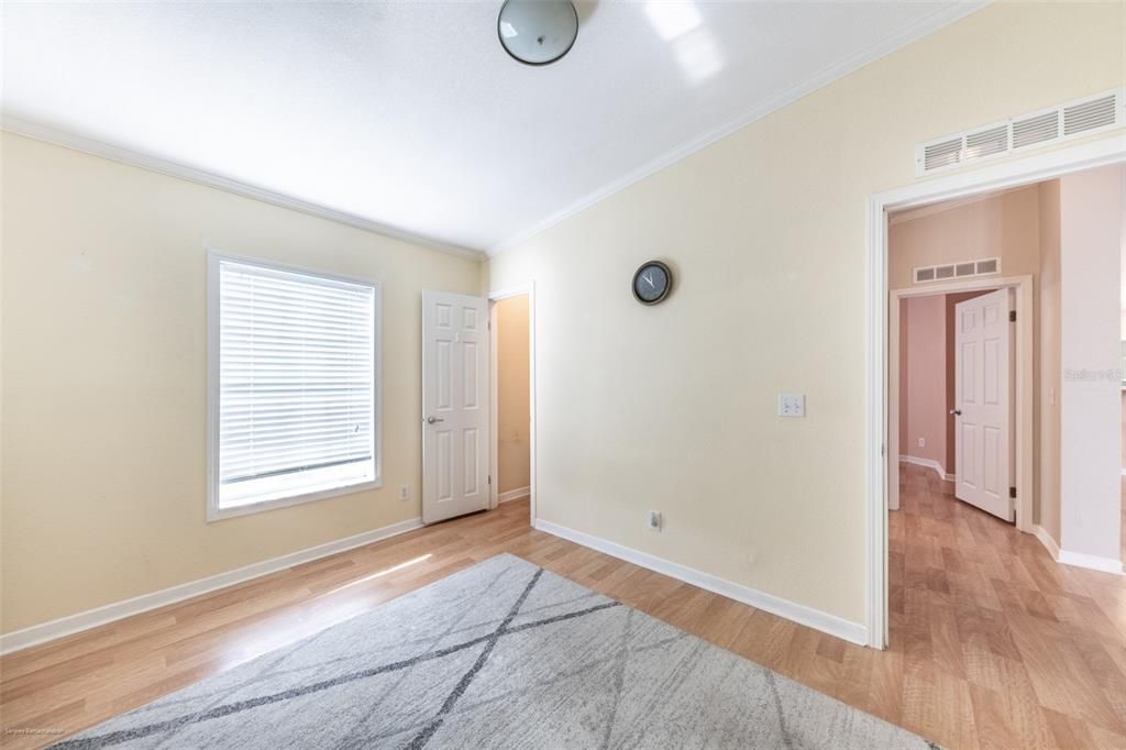 合同活跃: $169,000 (3 贝兹, 2 浴室, 1680 平方英尺)