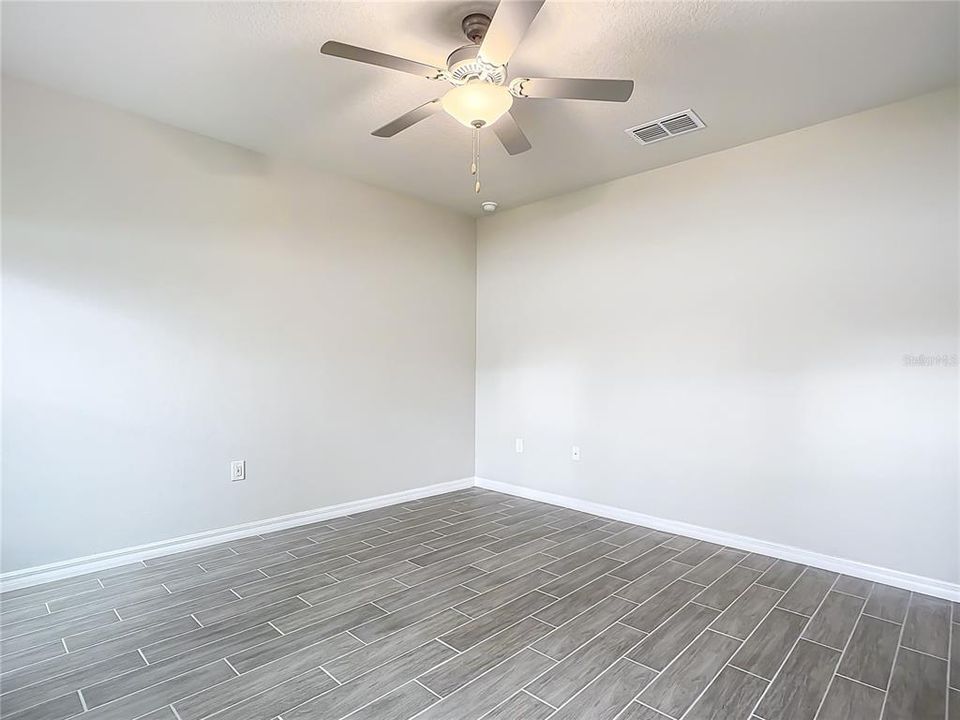 For Rent: $2,200 (3 beds, 2 baths, 1689 Square Feet)