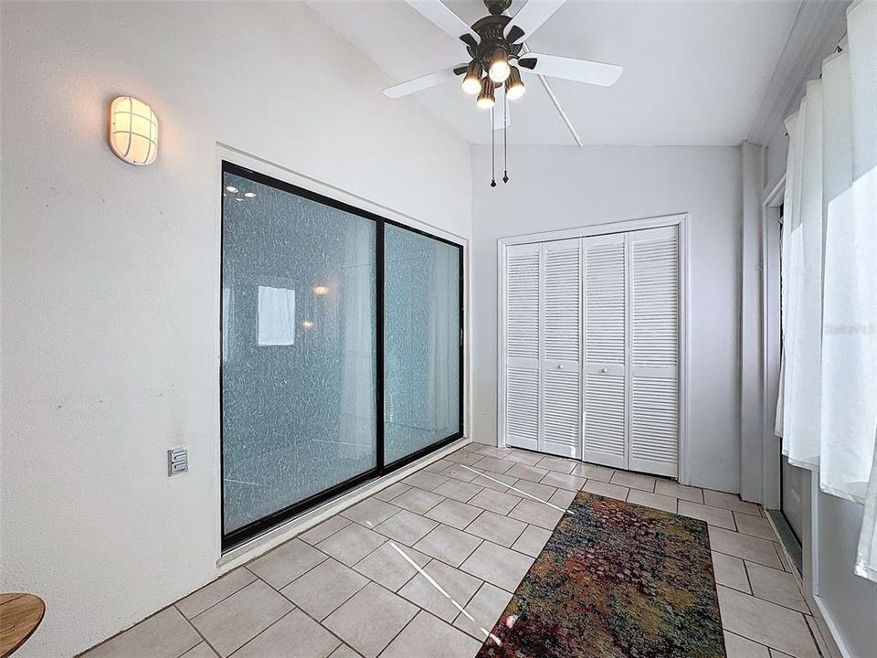 For Sale: $335,000 (2 beds, 2 baths, 1235 Square Feet)