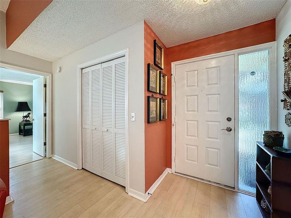 For Sale: $335,000 (2 beds, 2 baths, 1235 Square Feet)