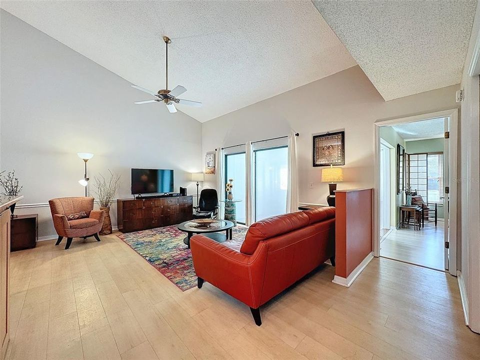 For Sale: $335,000 (2 beds, 2 baths, 1235 Square Feet)