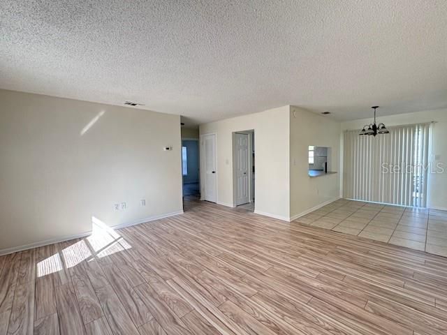 For Rent: $1,200 (2 beds, 1 baths, 891 Square Feet)