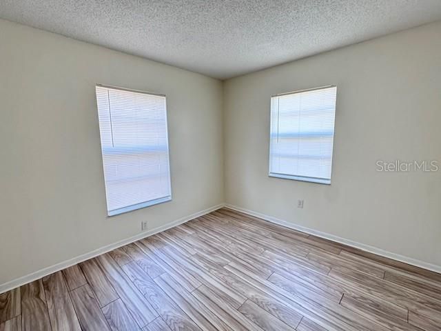 For Rent: $1,200 (2 beds, 1 baths, 891 Square Feet)