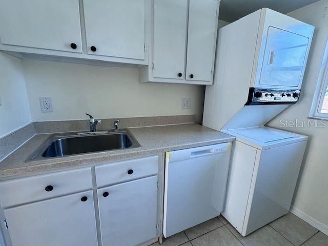 For Rent: $1,200 (2 beds, 1 baths, 891 Square Feet)