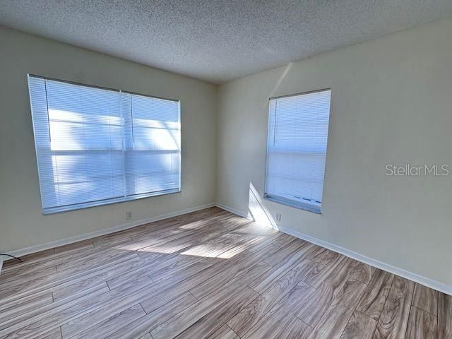 For Rent: $1,200 (2 beds, 1 baths, 891 Square Feet)