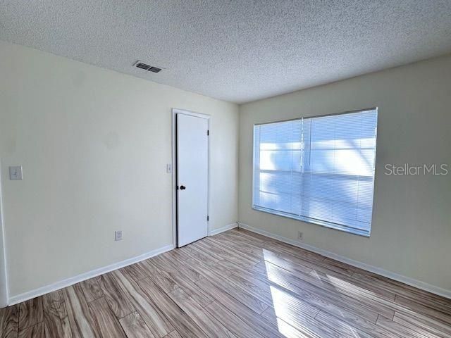 For Rent: $1,200 (2 beds, 1 baths, 891 Square Feet)