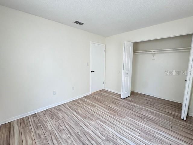 For Rent: $1,200 (2 beds, 1 baths, 891 Square Feet)