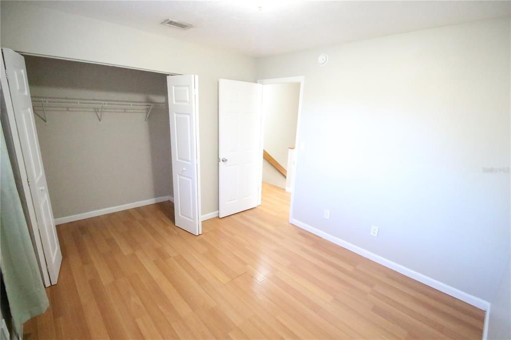 For Rent: $1,300 (2 beds, 1 baths, 992 Square Feet)