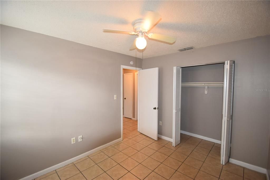 For Rent: $1,350 (2 beds, 1 baths, 1801 Square Feet)