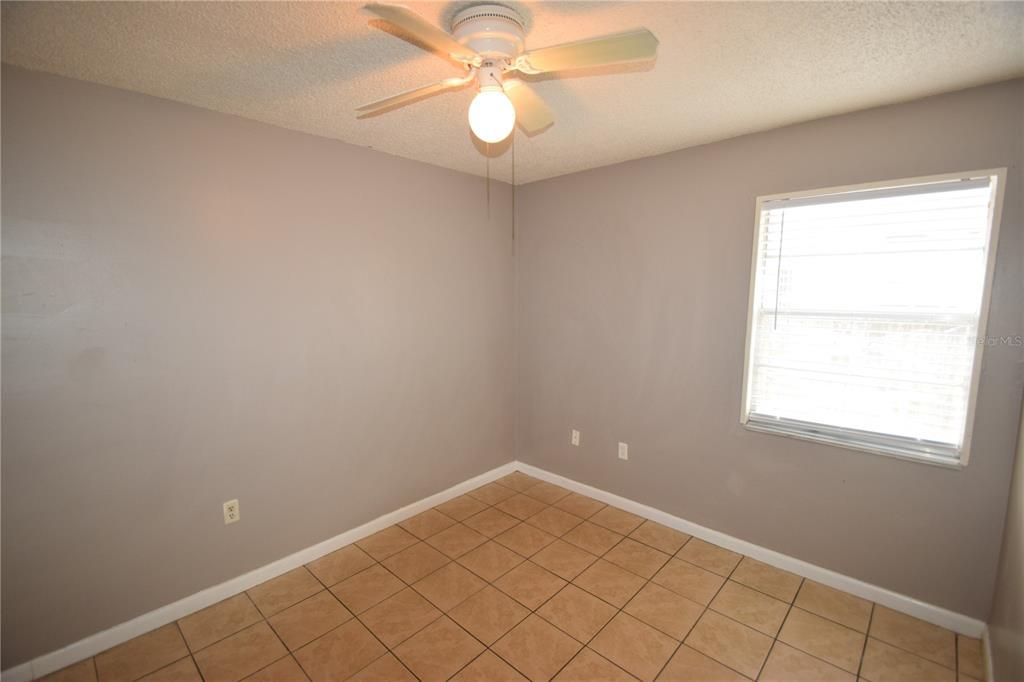 For Rent: $1,350 (2 beds, 1 baths, 1801 Square Feet)