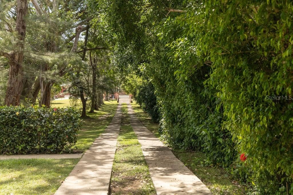 For Sale: $940,000 (2 beds, 2 baths, 1205 Square Feet)