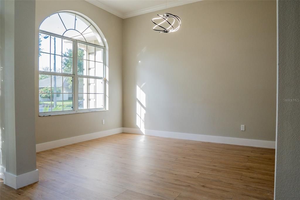 Dining Room W/Chandelier