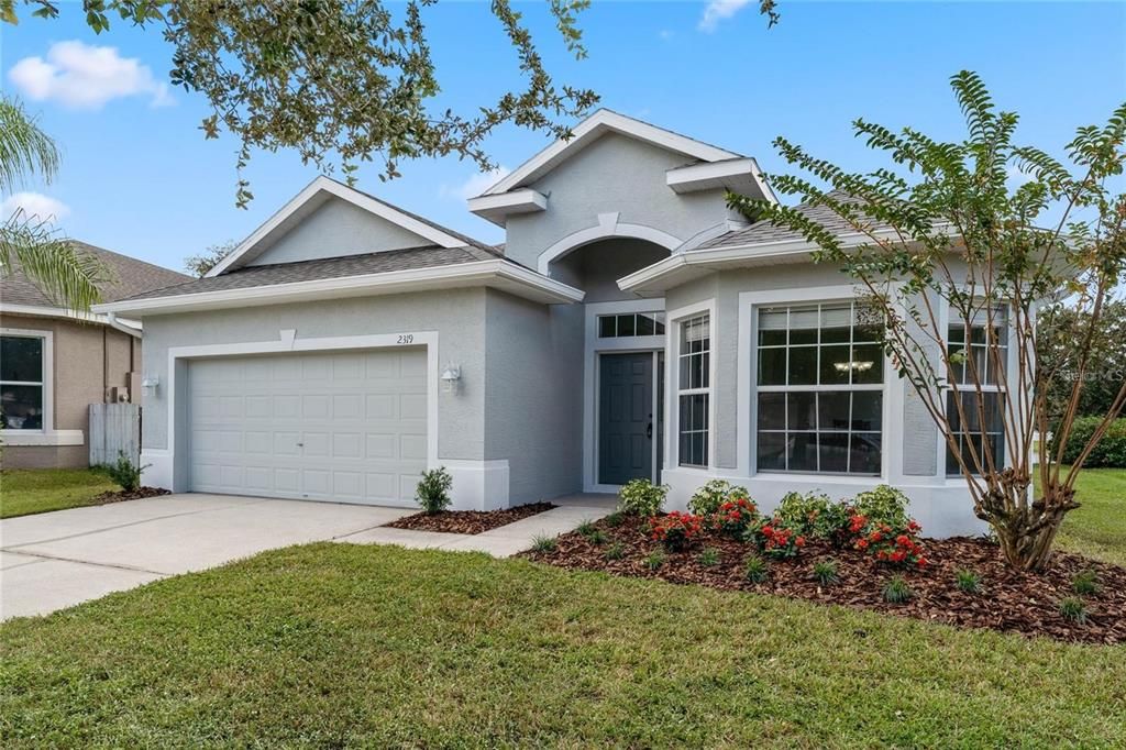 Active With Contract: $2,450 (4 beds, 2 baths, 2205 Square Feet)