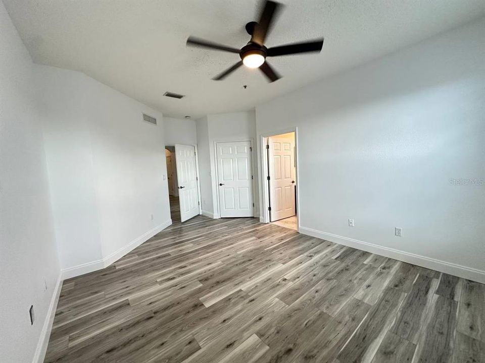 For Rent: $2,300 (3 beds, 2 baths, 1442 Square Feet)