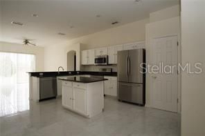 For Rent: $2,100 (3 beds, 2 baths, 1799 Square Feet)