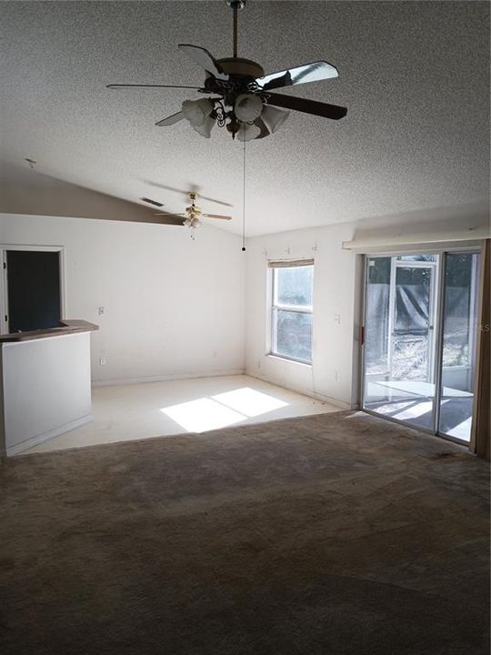 For Sale: $279,900 (3 beds, 2 baths, 1563 Square Feet)