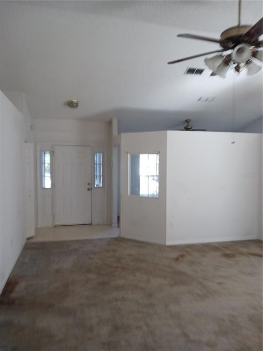 For Sale: $279,900 (3 beds, 2 baths, 1563 Square Feet)