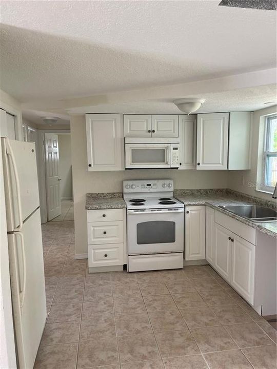 For Rent: $1,695 (3 beds, 2 baths, 1004 Square Feet)