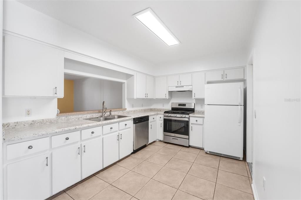 For Rent: $1,800 (2 beds, 2 baths, 1281 Square Feet)