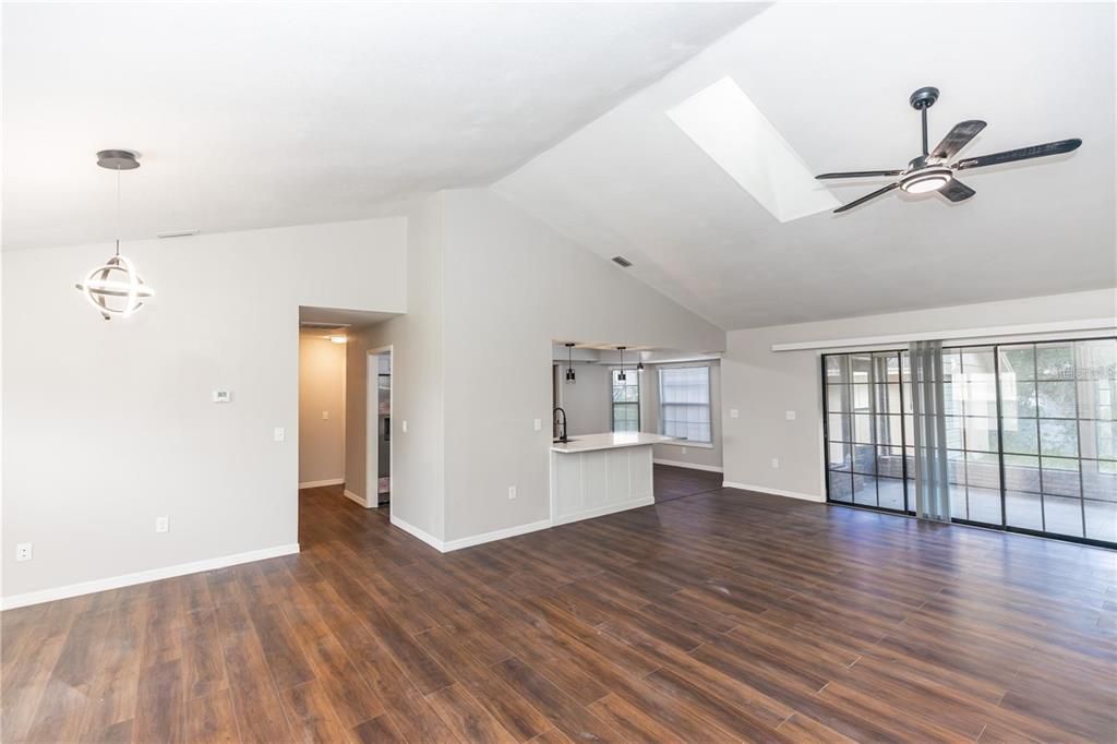 For Rent: $2,299 (4 beds, 2 baths, 2196 Square Feet)