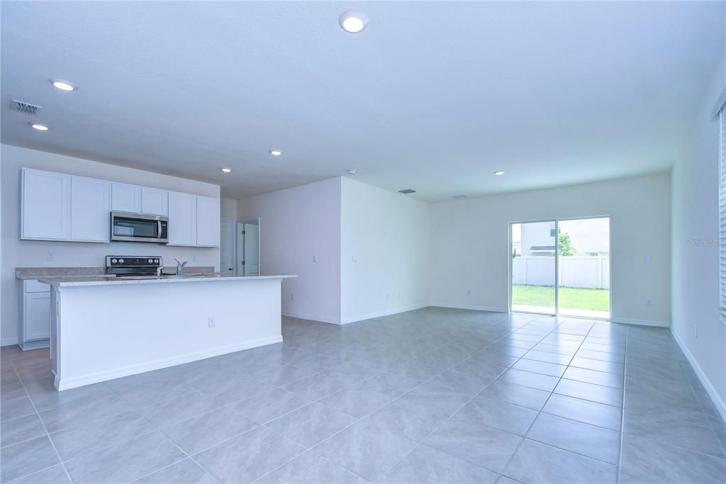 Living Room/Dining Area