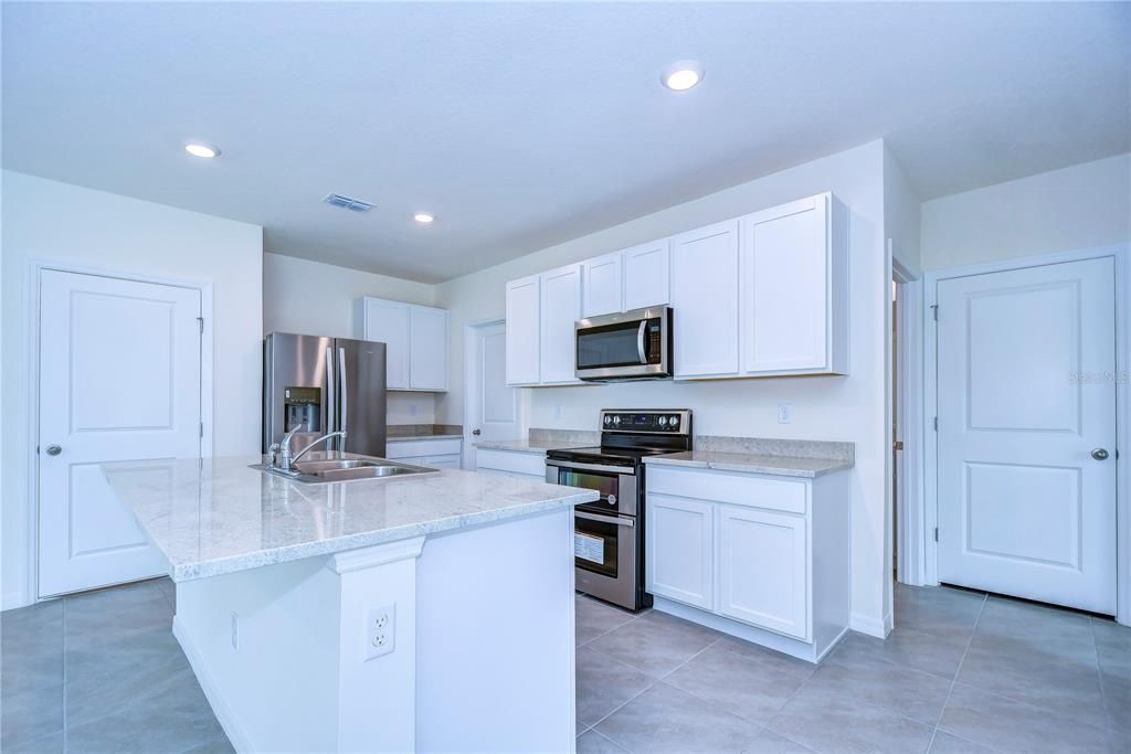 Kitchen with Breakfast Bar