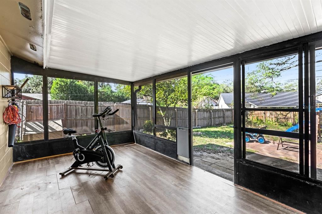 Screened/Covered Patio