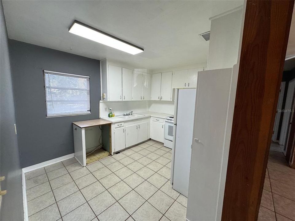 For Rent: $1,500 (3 beds, 1 baths, 1074 Square Feet)