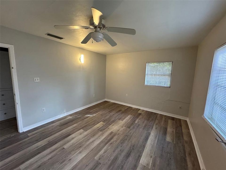 For Rent: $1,500 (3 beds, 1 baths, 1074 Square Feet)