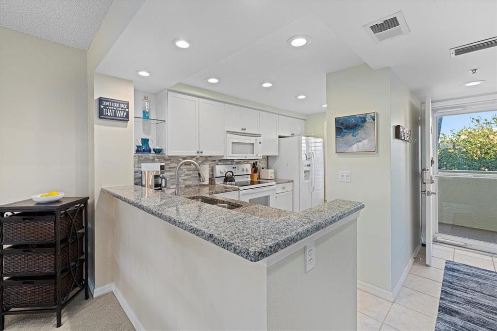 For Sale: $259,000 (2 beds, 2 baths, 1093 Square Feet)