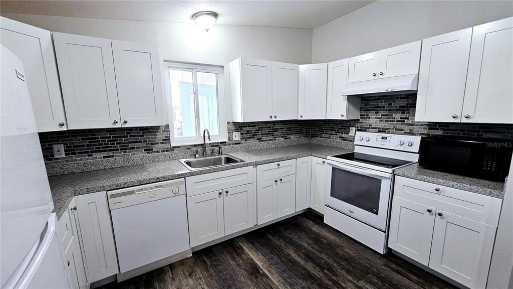 For Rent: $1,625 (2 beds, 2 baths, 1040 Square Feet)