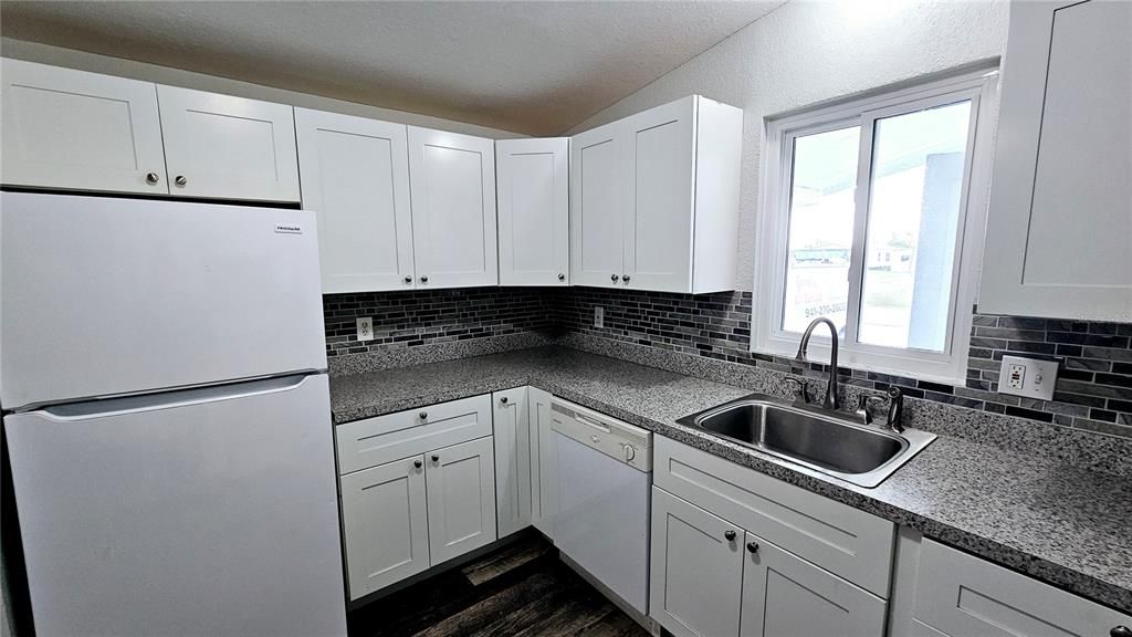 For Rent: $1,625 (2 beds, 2 baths, 1040 Square Feet)