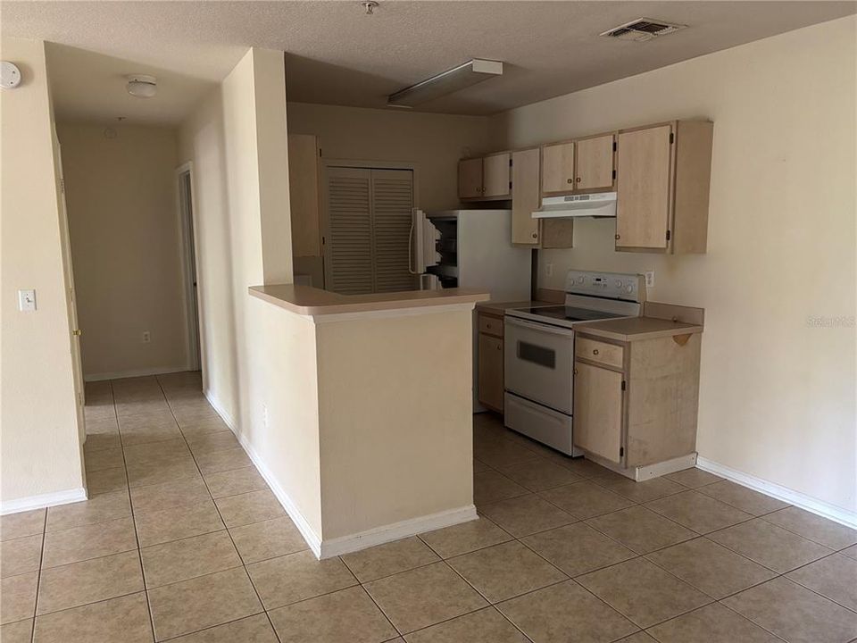 For Rent: $1,400 (2 beds, 2 baths, 996 Square Feet)