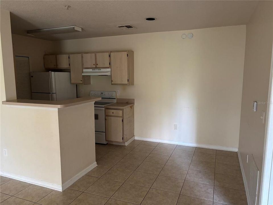 For Rent: $1,400 (2 beds, 2 baths, 996 Square Feet)