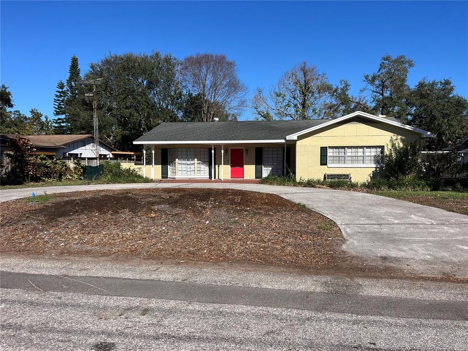 For Sale: $800,000 (3 beds, 2 baths, 2231 Square Feet)